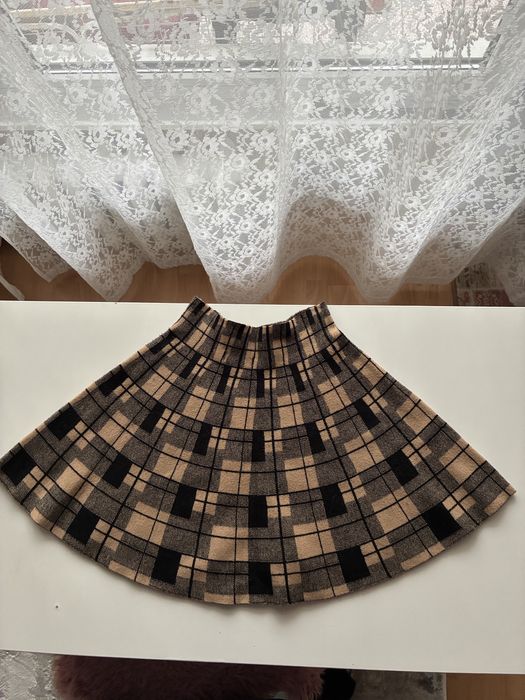 Дамска  пола размер XS , дьлжина 40 cm