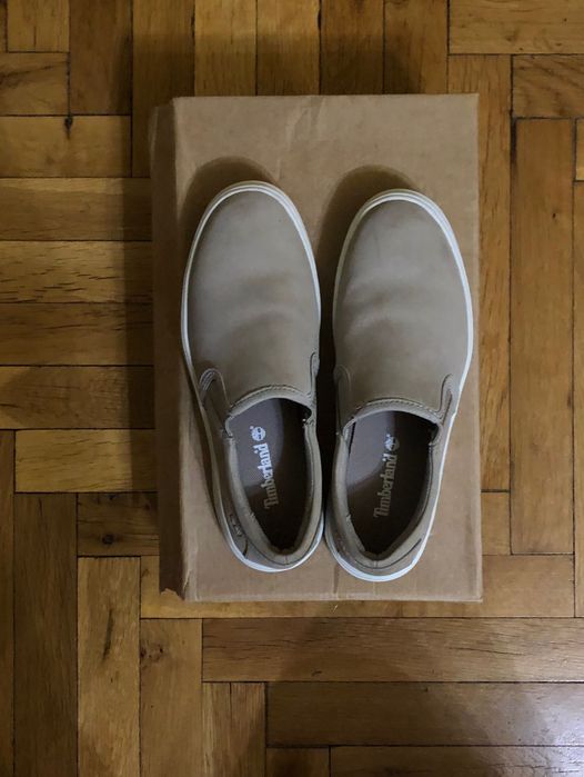 Продавам дамски спортни обувки Timberland ,Puma и др