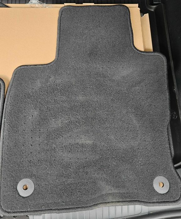 Vând preșuri textile originale Ford Kuga model 2025
