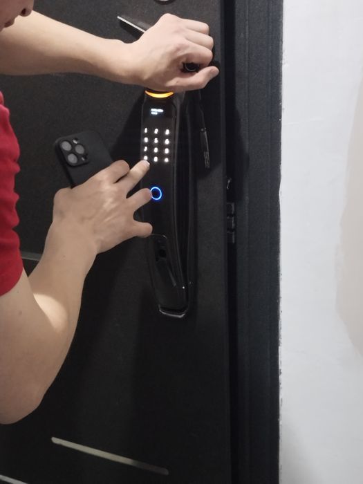 Установка Ремонт замена замков.