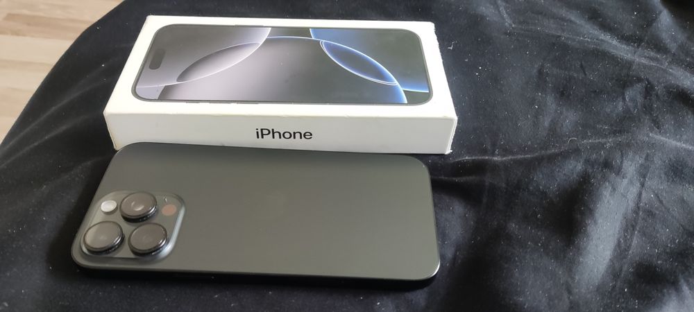 Продавам aifon 16 pro max