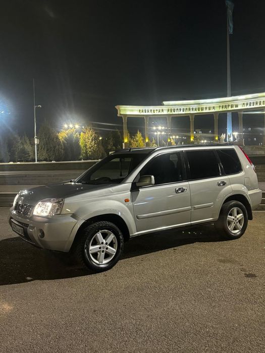 Nissan X 2006 года
