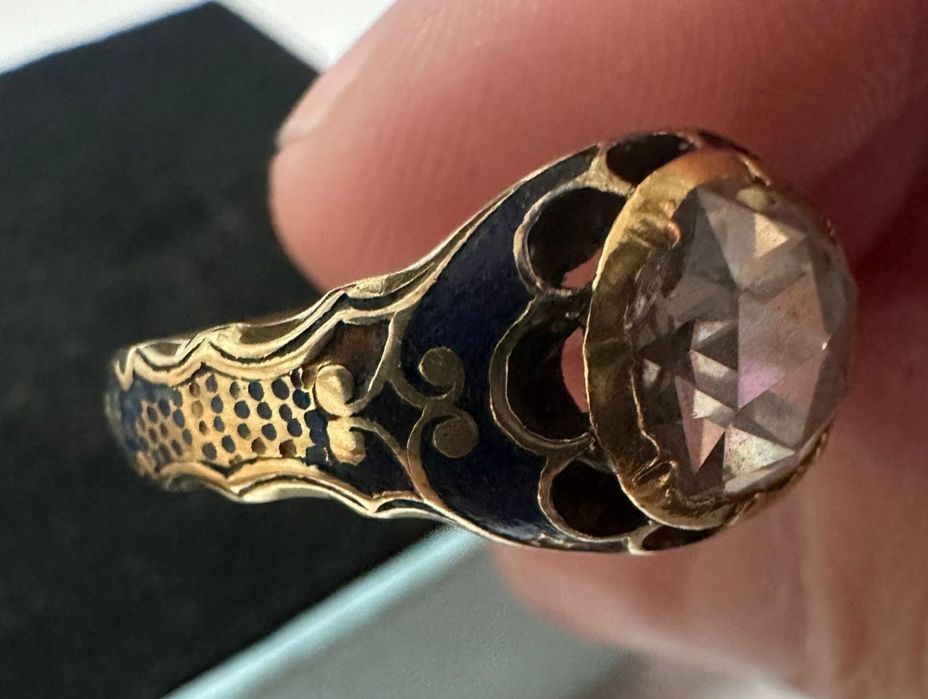 Inel cu diamant natural- antic.