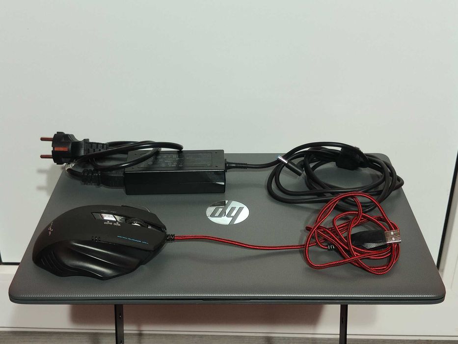 Laptop HP procesor AMD Ryzen 3 15.6 Full HD 8GB 256GB SSD 2Gb video