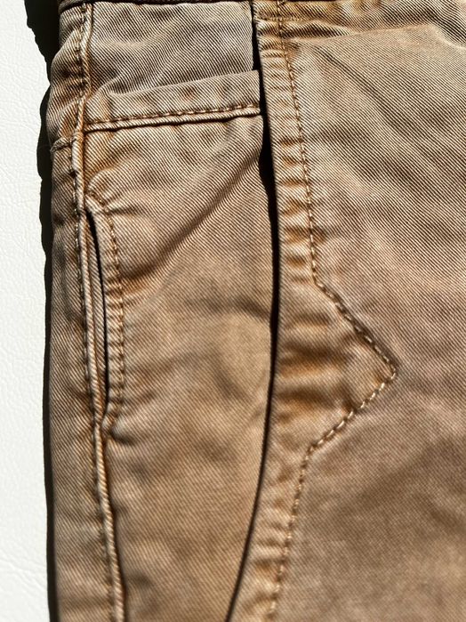 Pantaloni scurți HUGO BOSS – Slim Fit, Mărimea 54 (EU)