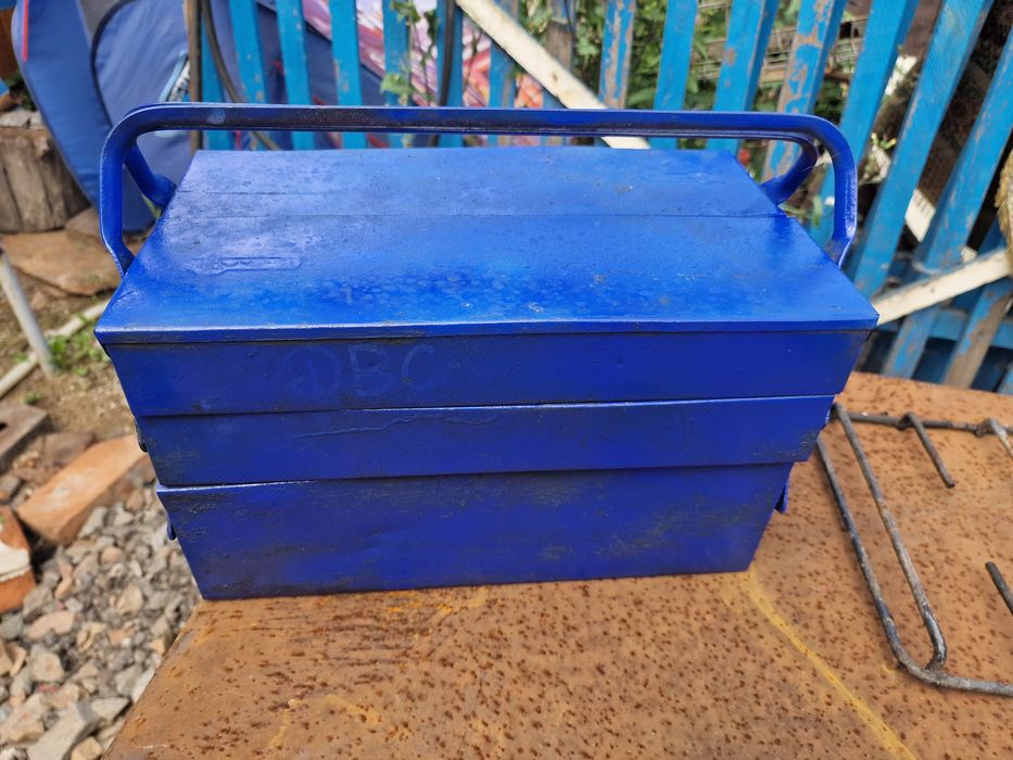 Продам ящик чемодан