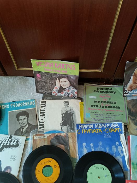 Стари сръбски грамофонни плочи