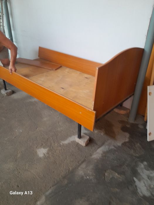Продам две кровати полуторки