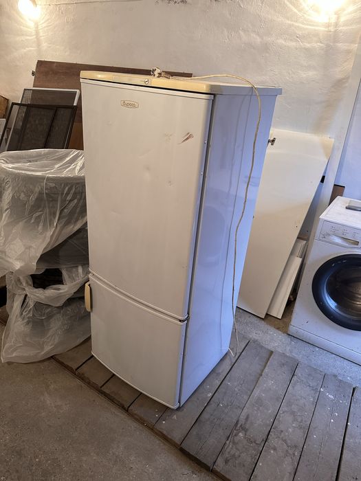 Продам холодильник