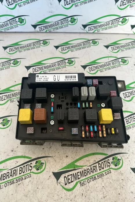 Panou sigurante si relee 5DK 008 668-48 Opel Astra 2005