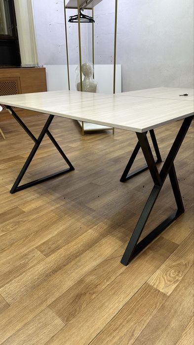 Столы с железными ножками