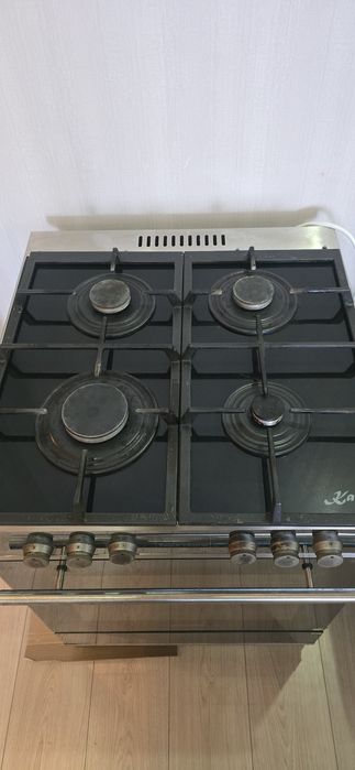 Продам б/у газовую плиту