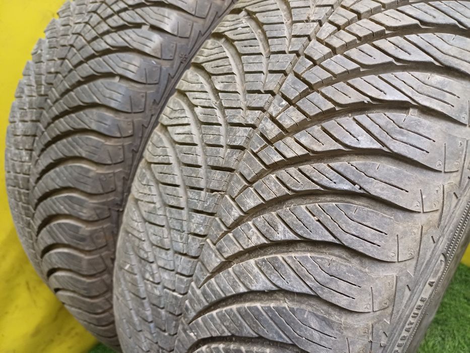 Шины 205/60 R15 Goodyear пара.
