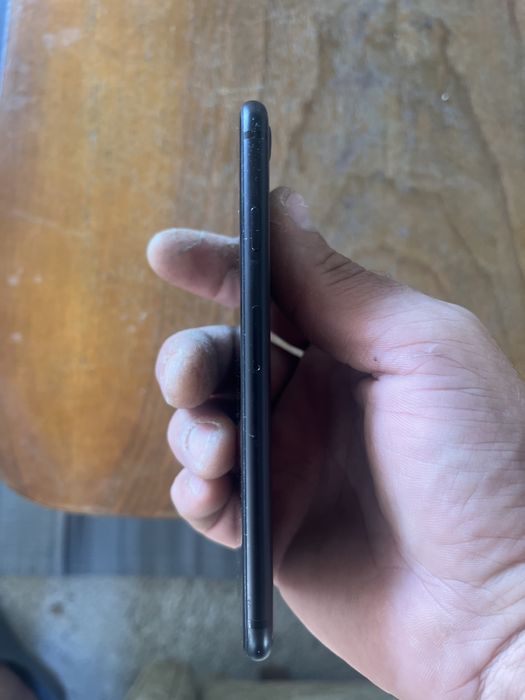 Телефон IPHONE SE-10