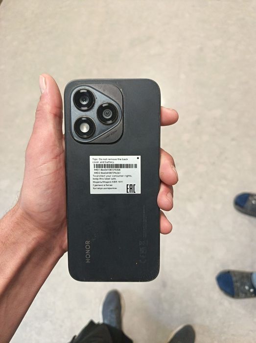 Продам телефон срочно