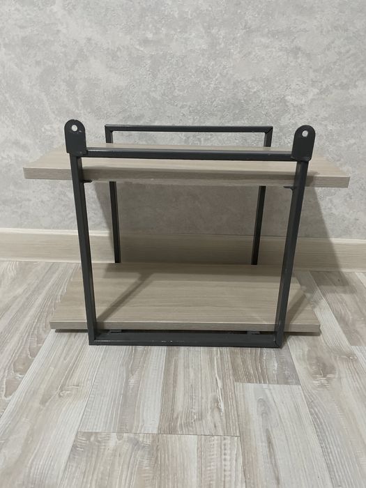 Навесная полка для комнпты