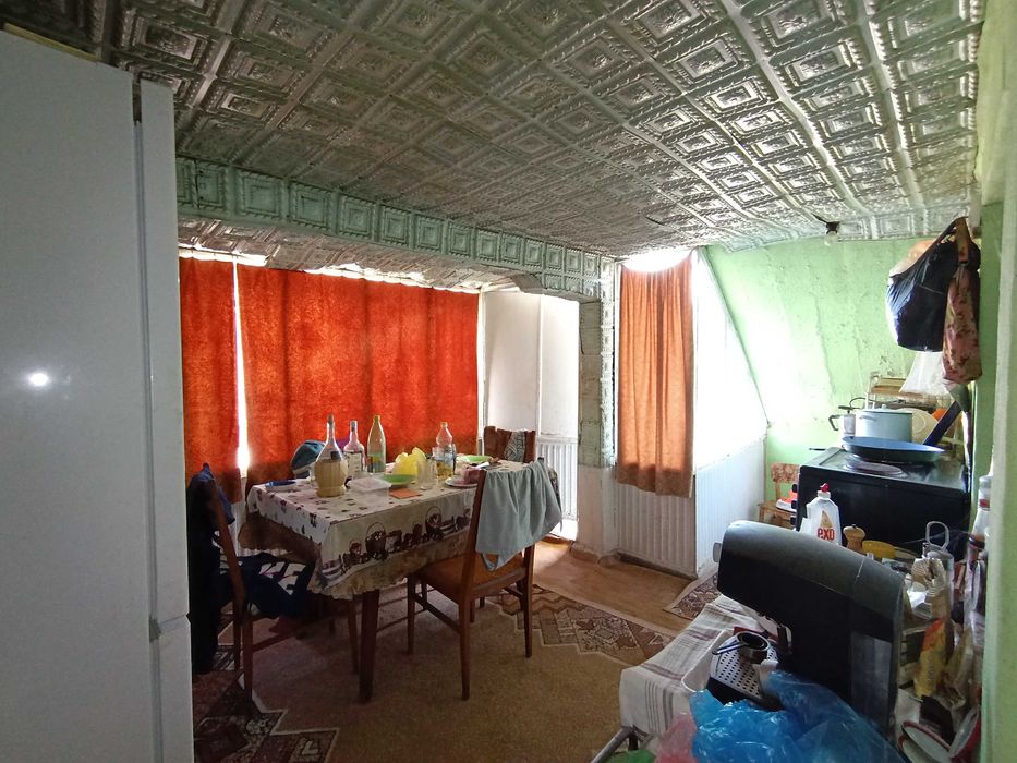 къща с двор в село Яворец