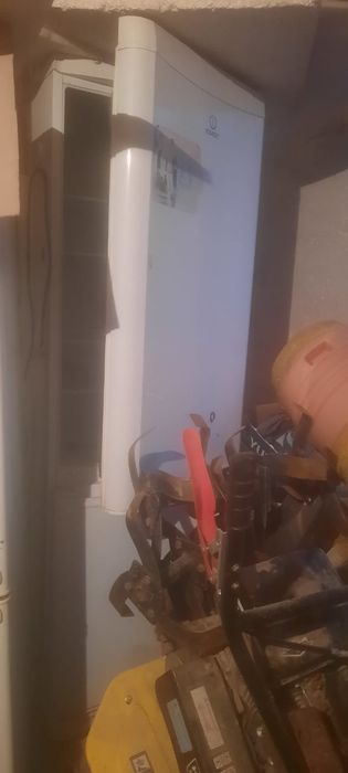 Продам холодильник Индезит