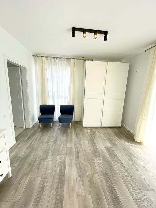 Inchiriez apartament  in Floresti, Teilor