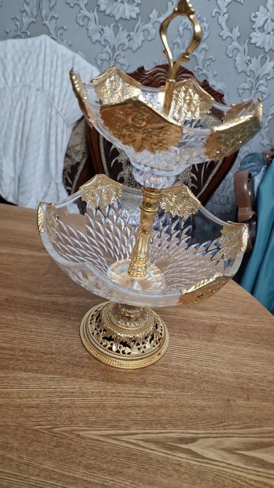 Вазы хрустальные, посуда