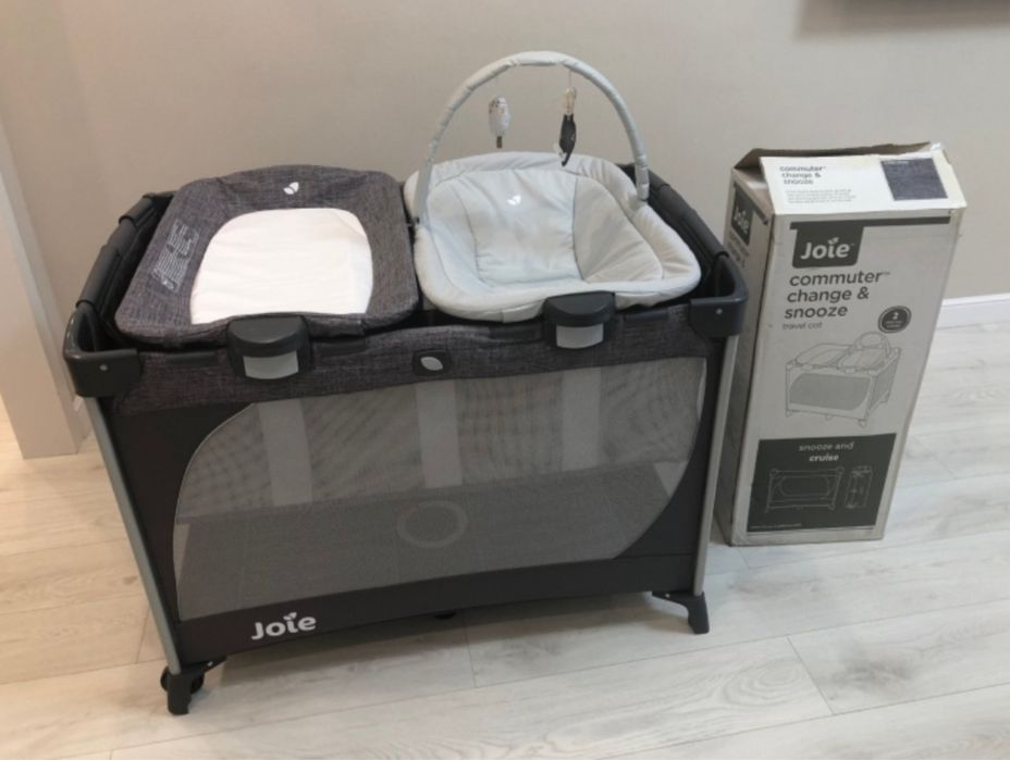 Продам кроватку манеж joie