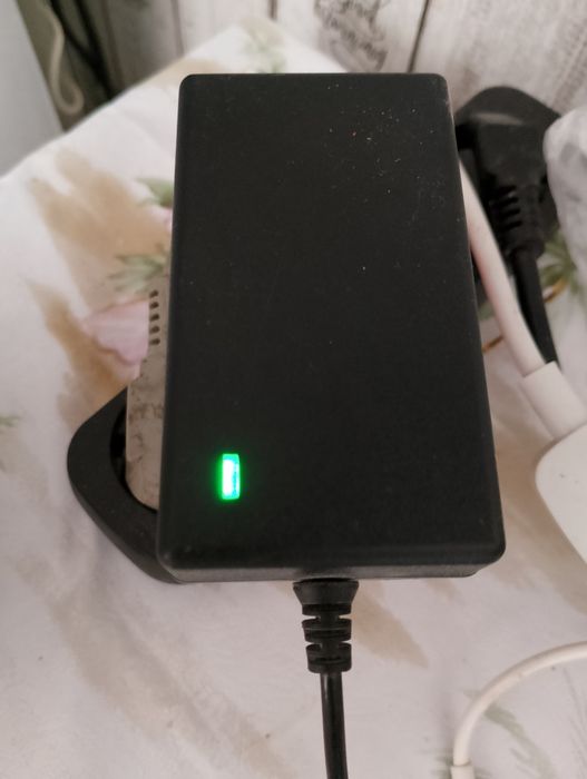 Обменяю Блок питания с батарейкой