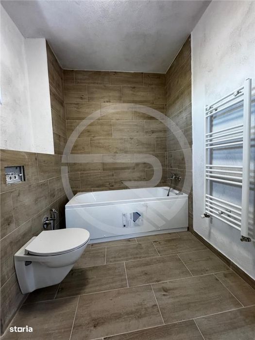 Apartament Tip Penthause 3 camere,103 mp + 2 terase ,situat pe strada