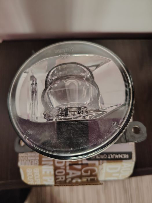 Vând proiector Renault Kadjar