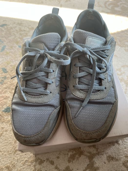 Срочно продам кроссовки