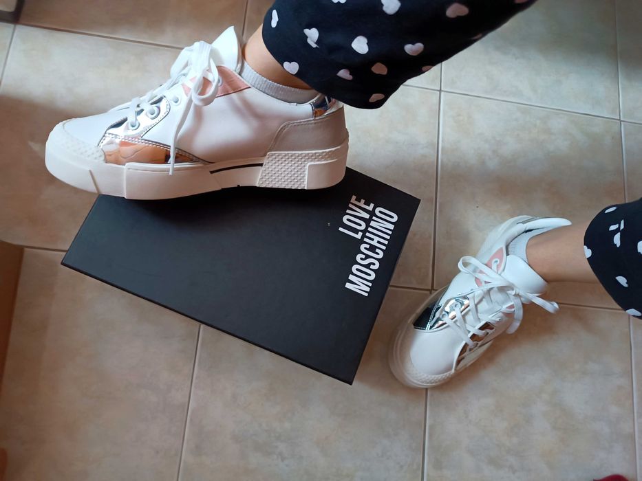 Дамски кецове/сникърси Moschino, 40 номер, оригинални