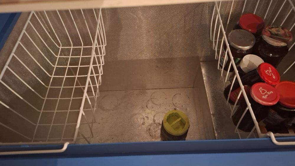 Морозильник большой