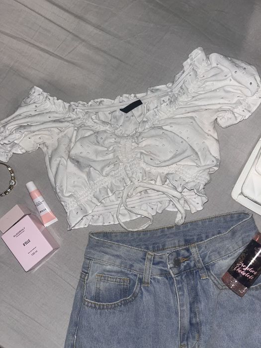 toate hainele din poza