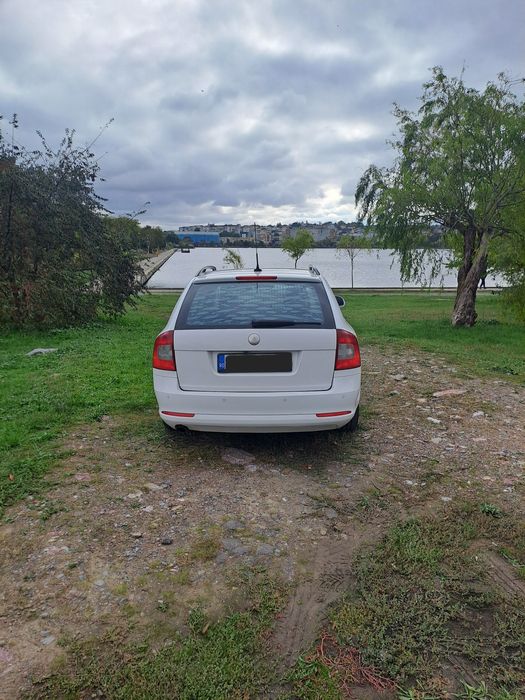 SKODA Octavia 2010 — imagine 3