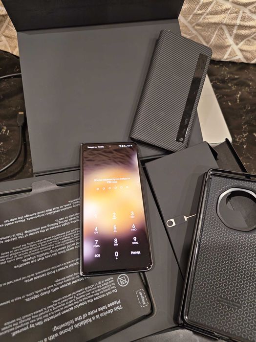 Honor Мagic V3 - В ГАРАНЦИЯ - Перфектно състояние.