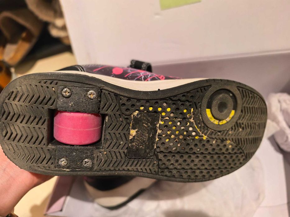Маратонки с колела, закупени от sportdirect.uk за много повече