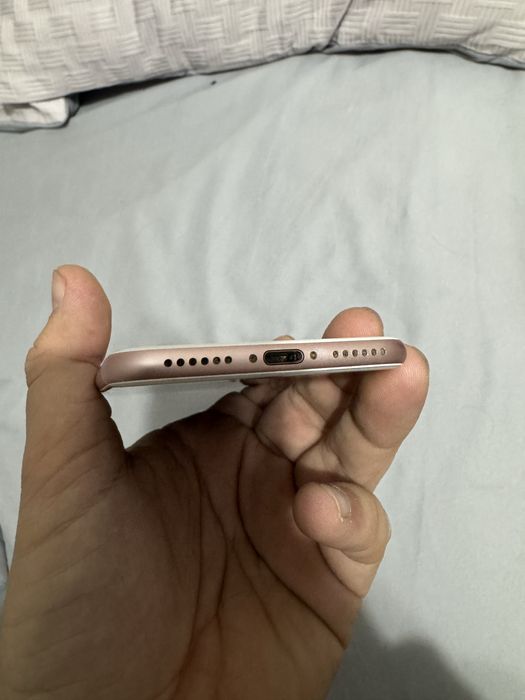 iPhone 7 32gb в отличном состоянии