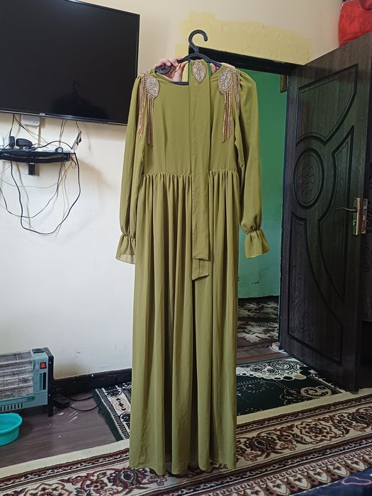 To'ylarga kiyiladi holati yaxshi ozgina kiyilgan