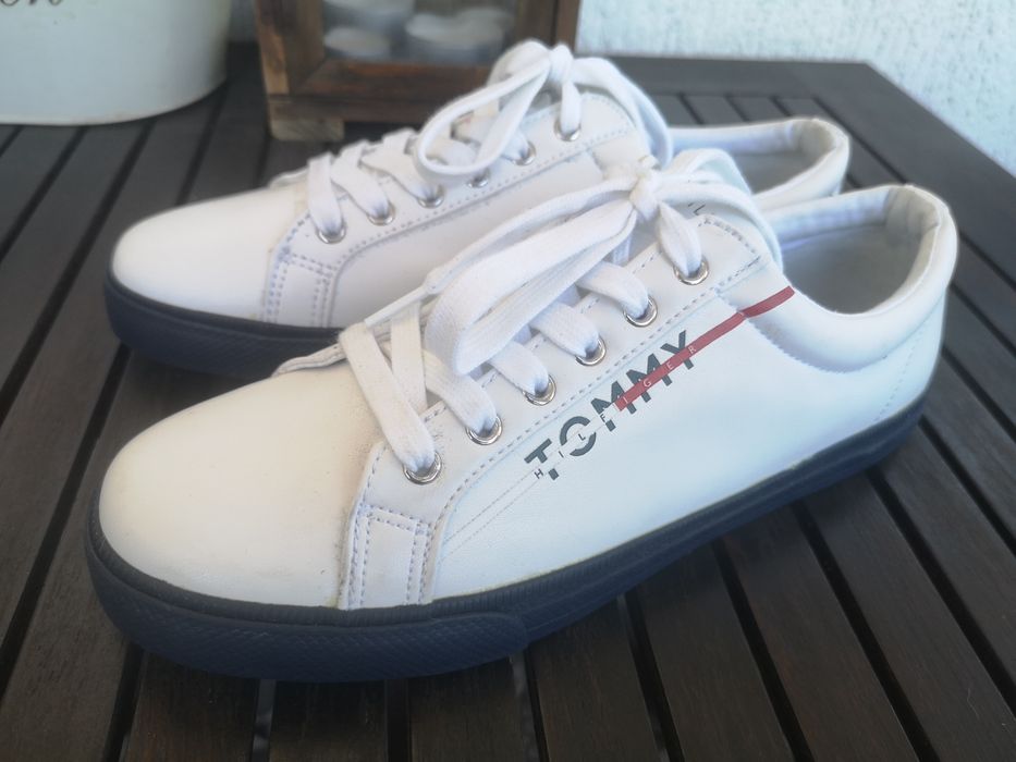 Tommy Hilfiger, нови кецове, номер 40