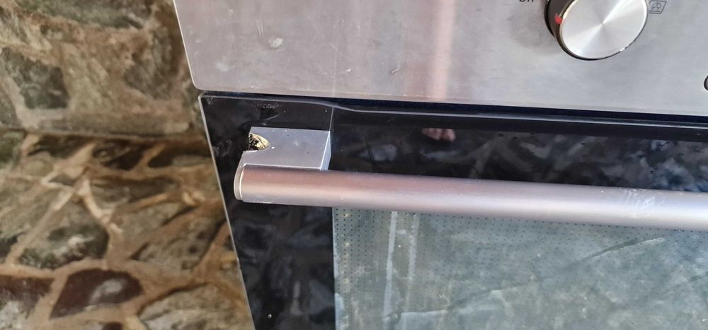 Фурна за вграждане с керамичен плот