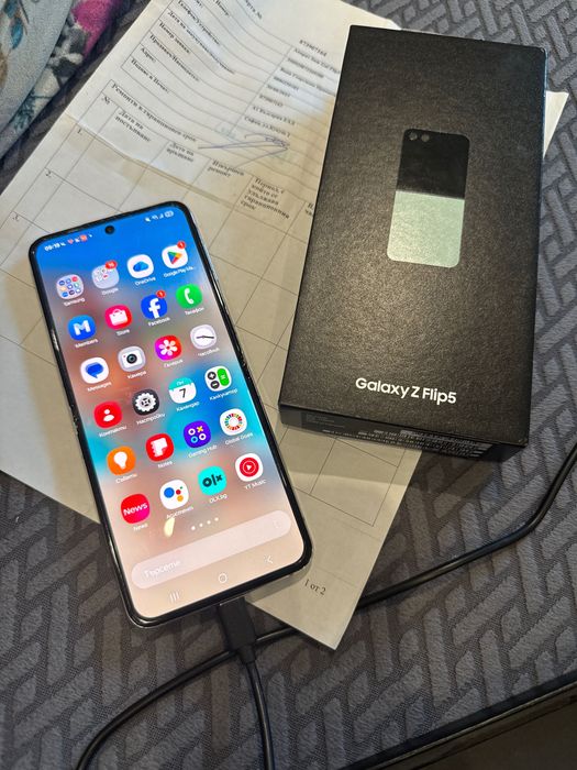Samsung Z Flip 5 mint
