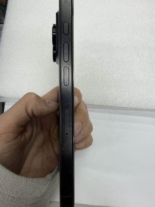 Продам айфон 16 про