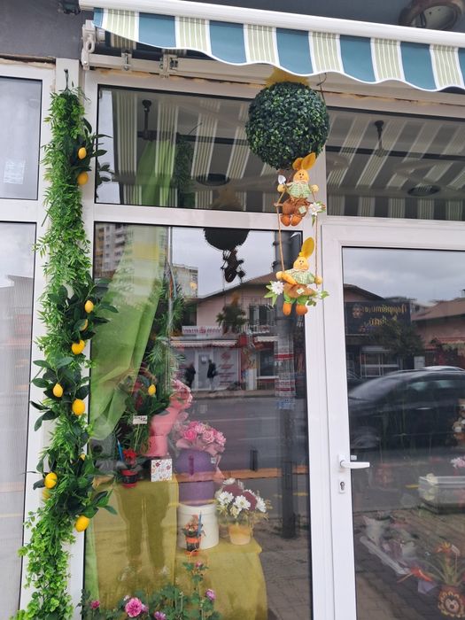 Дава се под наем Магазин в София, Република - 18 кв.м за 2550 € - Снимка #1