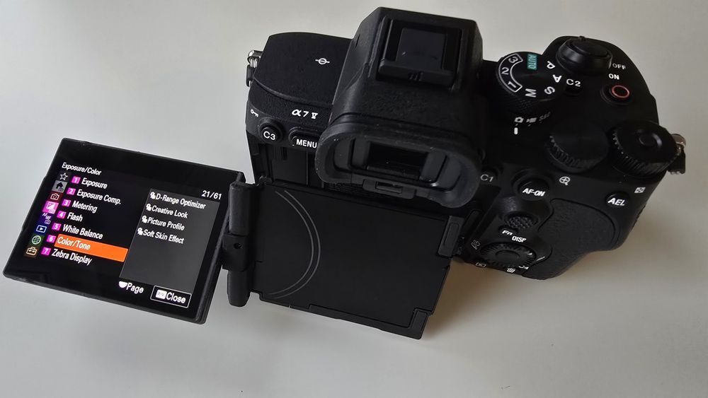 Комплект фотоапарат Sony A7 V + Sony FE 24-70 f/2.8 GM II и аксесоари