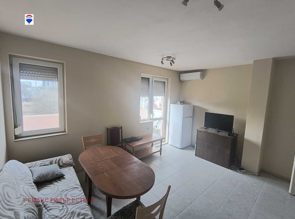 Дава се под наем Двустаен апартамент в Русе, Ялта - 60 кв.м за 280.5 € - Снимка #2