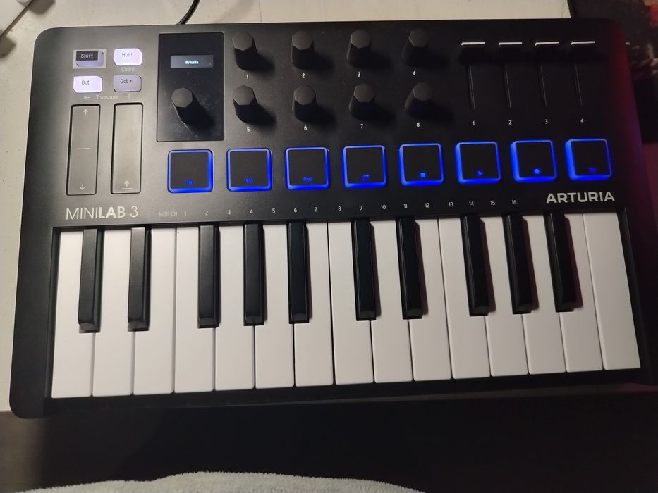 Продам миди клавиатура arturia mini lab 3