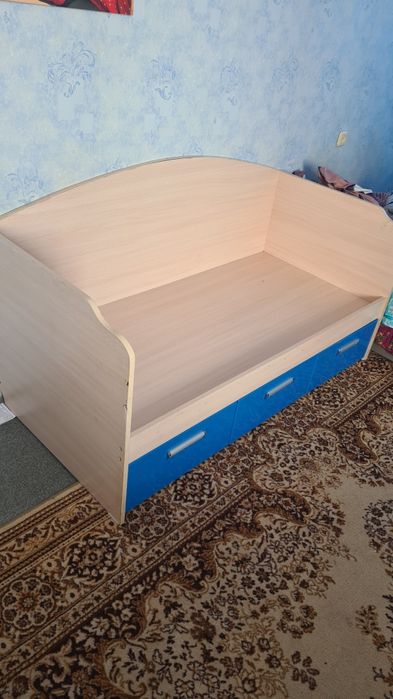 Продам Детская кровать с ящиками (б/у)