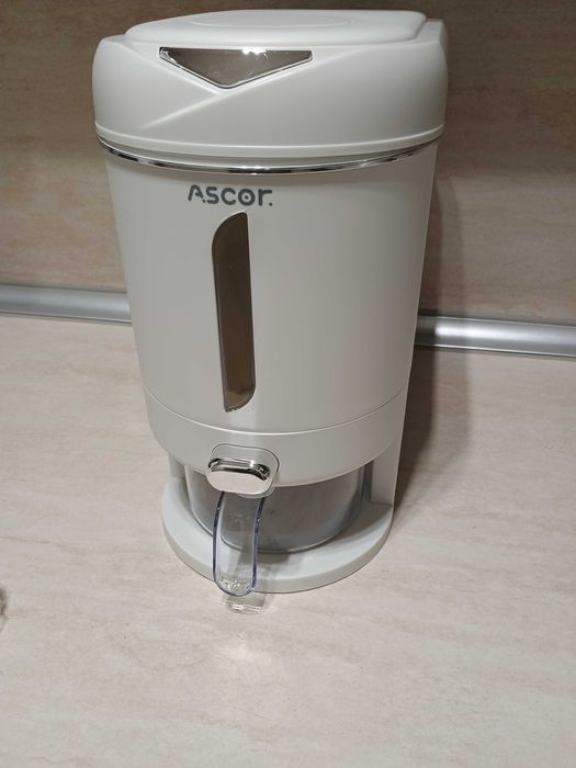 Чисто нов диспенсър