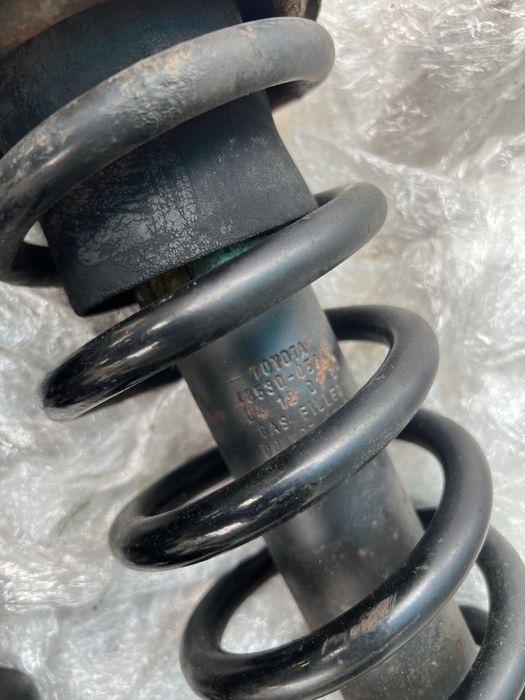 Амортисьори с пружини Toyota Avensis Т25