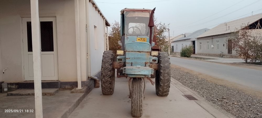 Traktor va mini kombayn sholi va bugʻdoy chiqaradi holati zoʻr