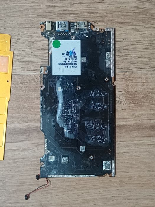 Placa baza laptop Myria MY8305 perfect functionala


#11